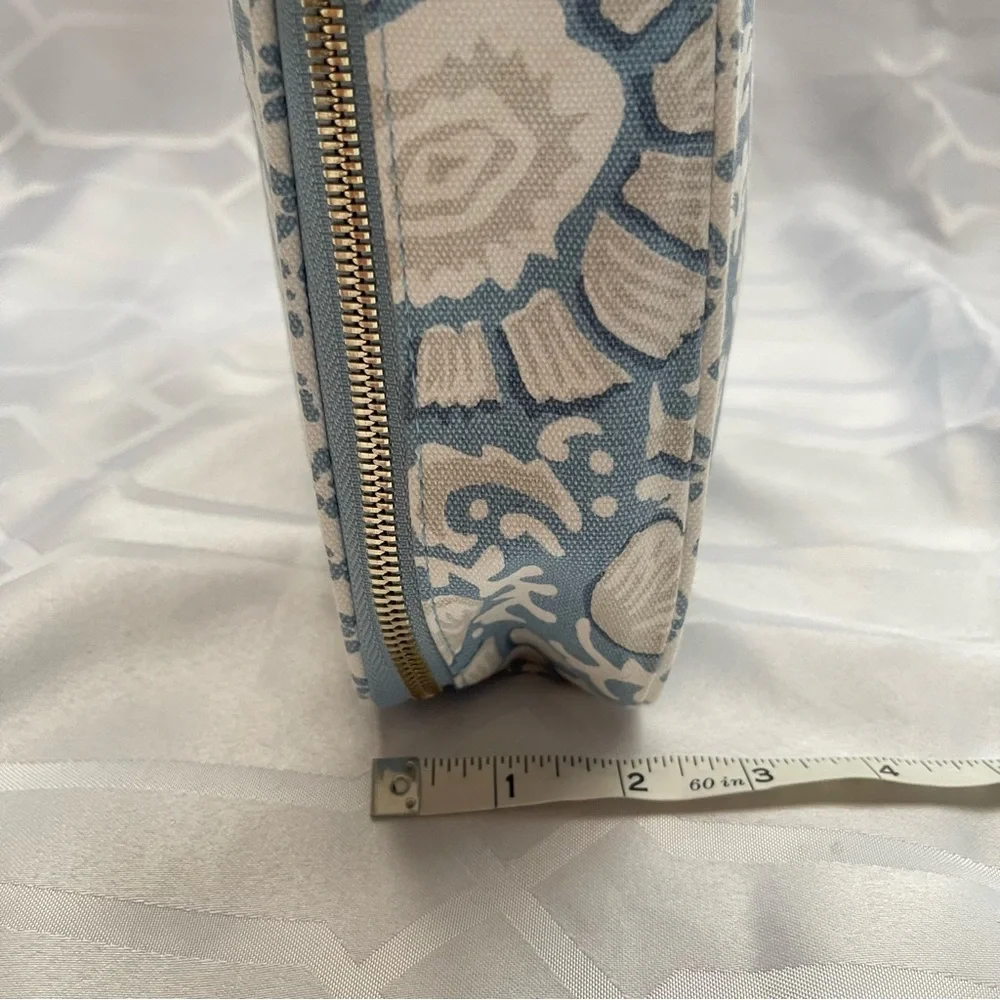 Aerin Estée Lauder Blue White Block Print Cosmetic Travel Bag NWOT